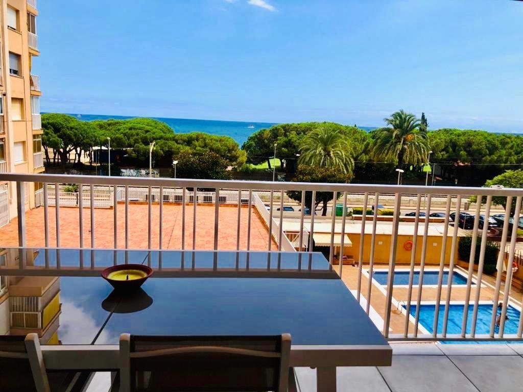 Apartamento Frente Al Mar Con Piscina Malgrat de Mar Eksteriør bilde
