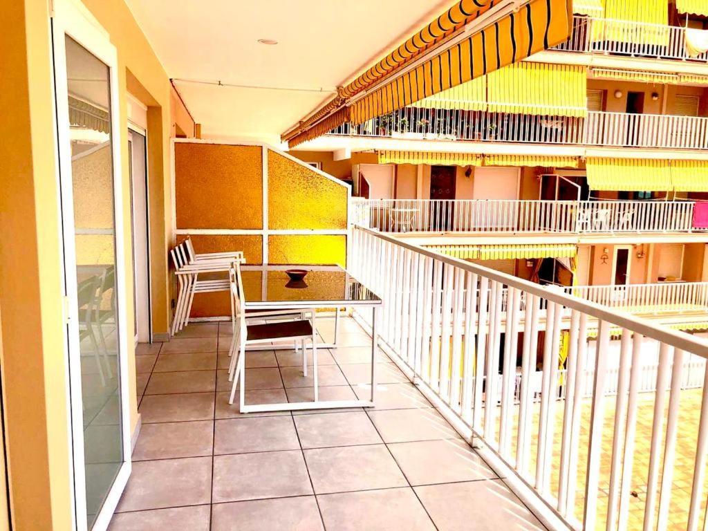 Apartamento Frente Al Mar Con Piscina Malgrat de Mar Eksteriør bilde